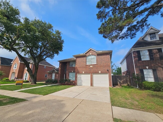 Building Photo - 5739 Henniker Dr