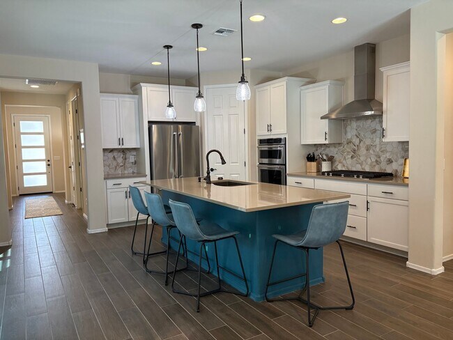 Building Photo - 55+ Furnished Short Term Dove Mountain Beauty