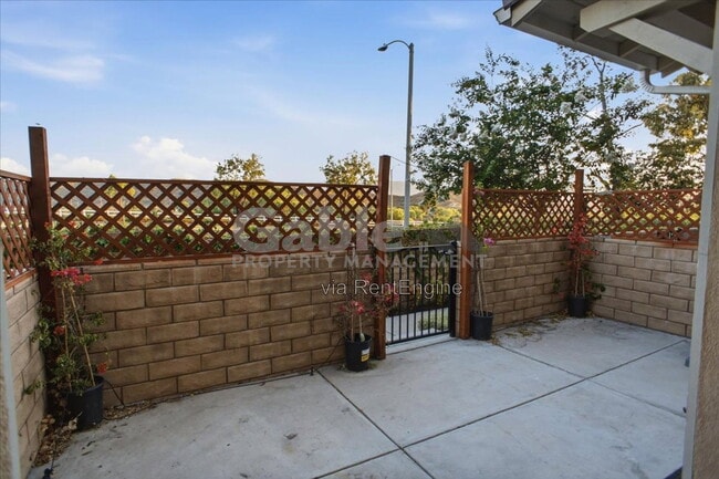 Foto del edificio - 22728 Harmony Dr