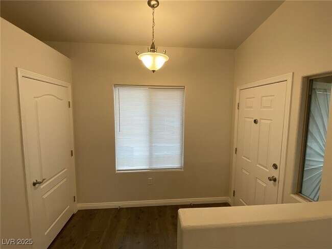 Foto del edificio - 8805 Jeffreys St