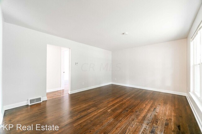 Building Photo - 3 br, 1 bath House - 2785 Hillgate Rd