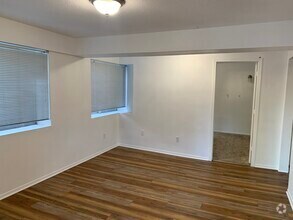 Building Photo - 616 S Harrison St