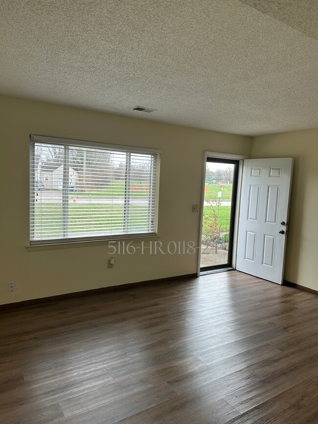 Building Photo - 2472 Agler Rd