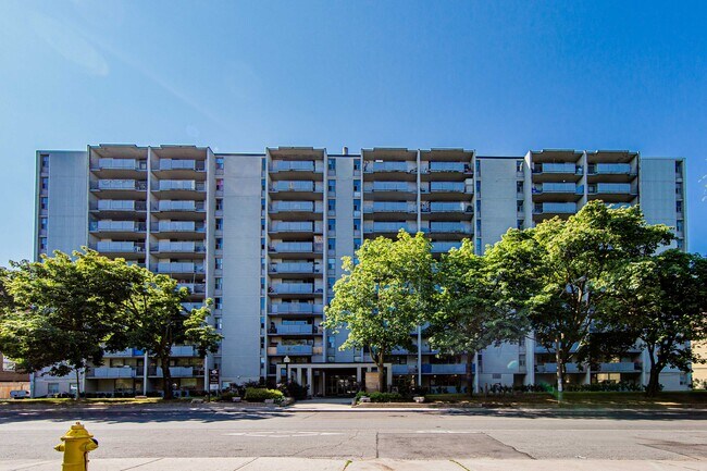 Photo du bâtiment - 205 Cosburn