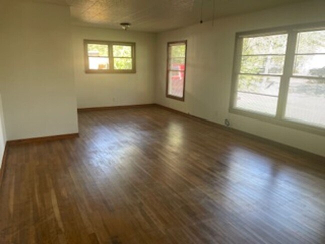 Foto del edificio - 3/1 1/2, Garage, Recent remodel