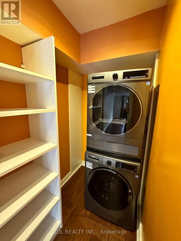 Building Photo - 32 Bestview Crescent