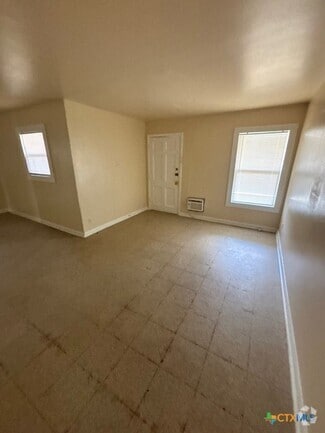 Building Photo - 808 Stetson Ave