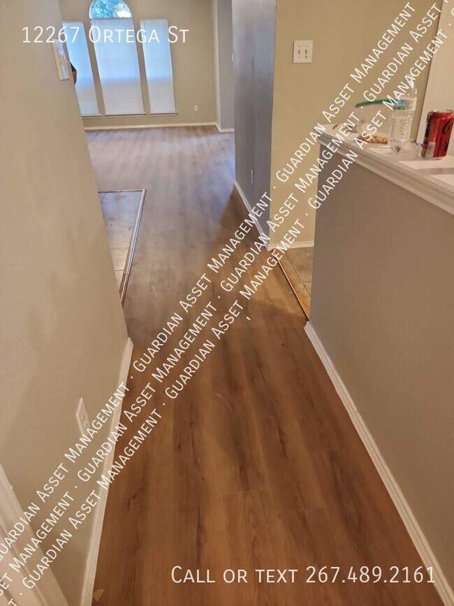 Building Photo - Half off of November rent to move in by 10/11
