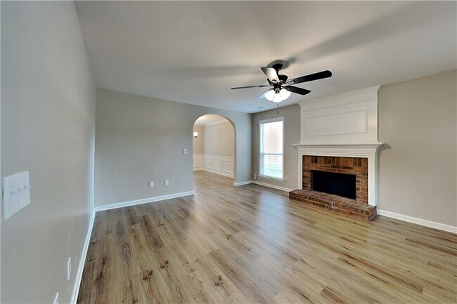 Foto del edificio - 2250 Winthrope Way Dr