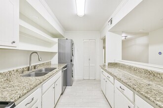 Building Photo - 2505 Watertown Mall St