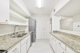 Building Photo - 2505 Watertown Mall St