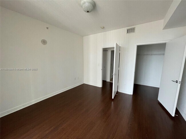 Foto del edificio - 79 SW 12th St