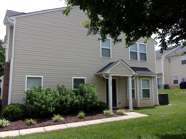 Foto del edificio - 572 Fawnborough Ct