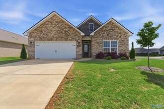Building Photo - 200 Goldie Ct
