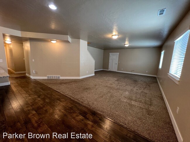 Building Photo - 2 br, 1 bath House - 1615 W Black Gold Dr