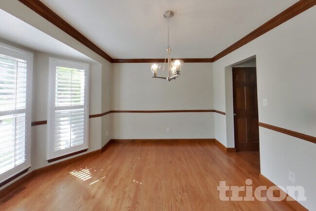 Foto del edificio - 1502 Rosewood Terrace Dr