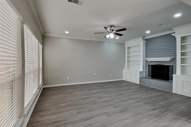 Building Photo - 2127 Jamara Ln