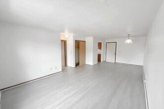 Building Photo - 10 Park Terrace Blvd