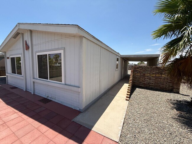 Foto del edificio - Two Bedroom Double Wide in the Fortuna Foothills!