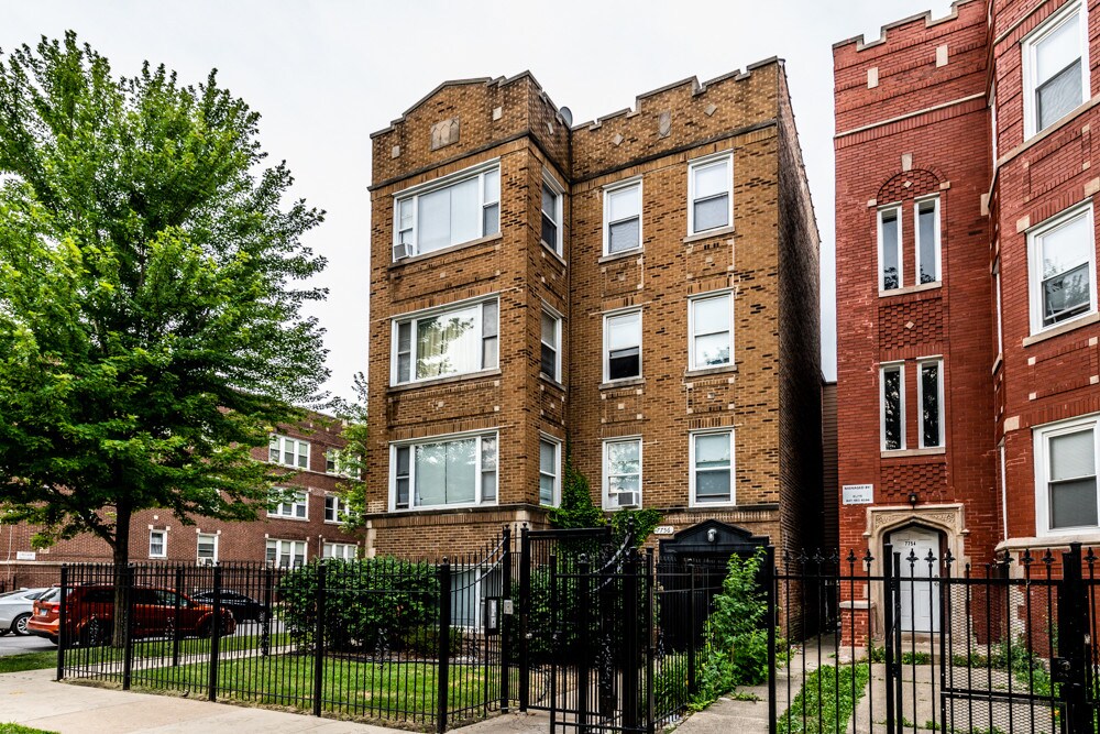 Primary Photo - 7756 S Marshfield Ave