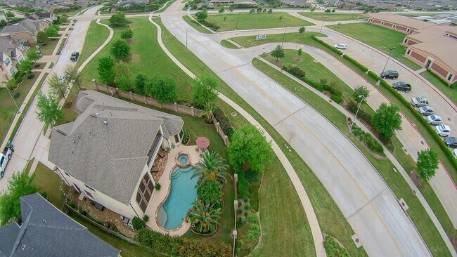 Building Photo - 10015 Nicollet Lake Ln