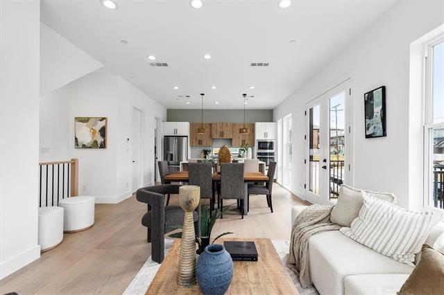 Foto del edificio - 815 E 5th St