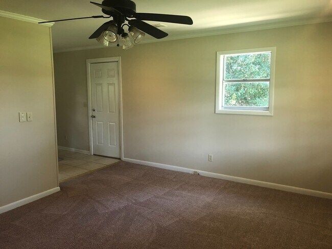 Foto del edificio - 3 BR 2 bath home on Smart Rd in Troy