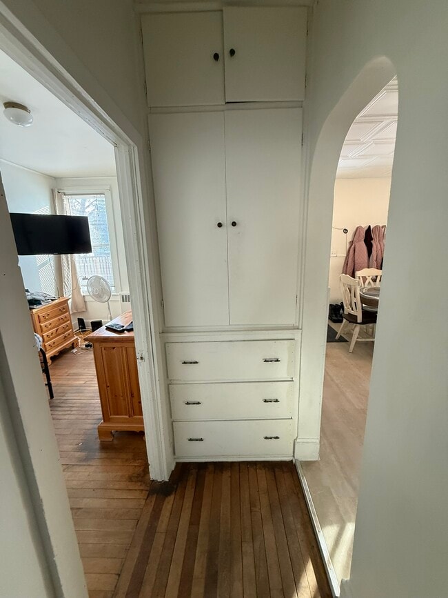 Building Photo - 402 N Morrison St