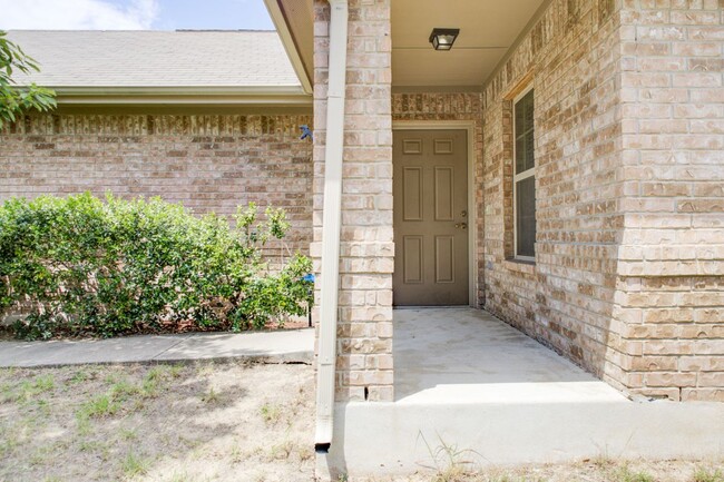 Building Photo - 7000 Crestone Rd