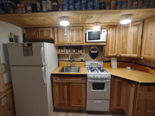 Kitchen - 2168 Wisconsin St
