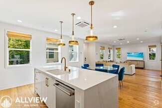 Building Photo - 2116 Cresta Dr