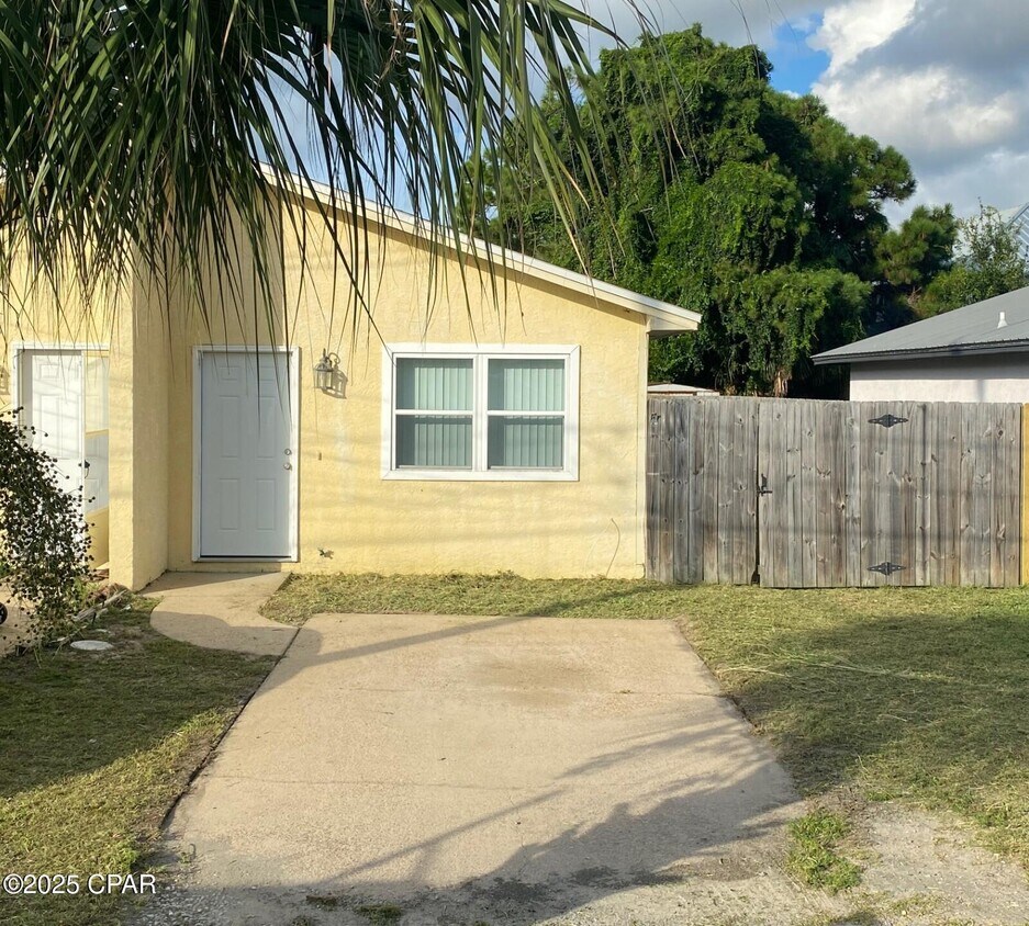 Foto principal - 6316 Sunset Ave