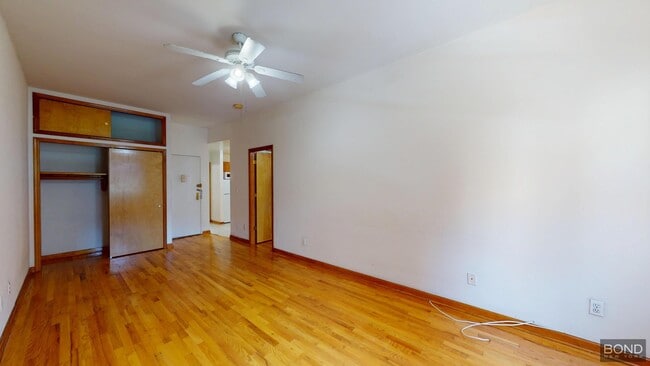 Building Photo - 243 W 72nd St