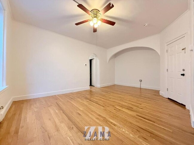 Foto del edificio - 3 bedroom in BROOKLYN NY 11225