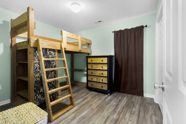 Foto del edificio - 116 Gregory Dr