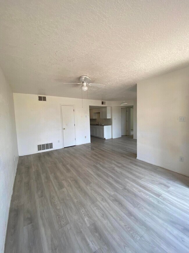 Foto del edificio - 13 Homestead Dr