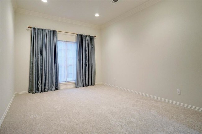 Foto del edificio - 8332 Thorncrest Ct