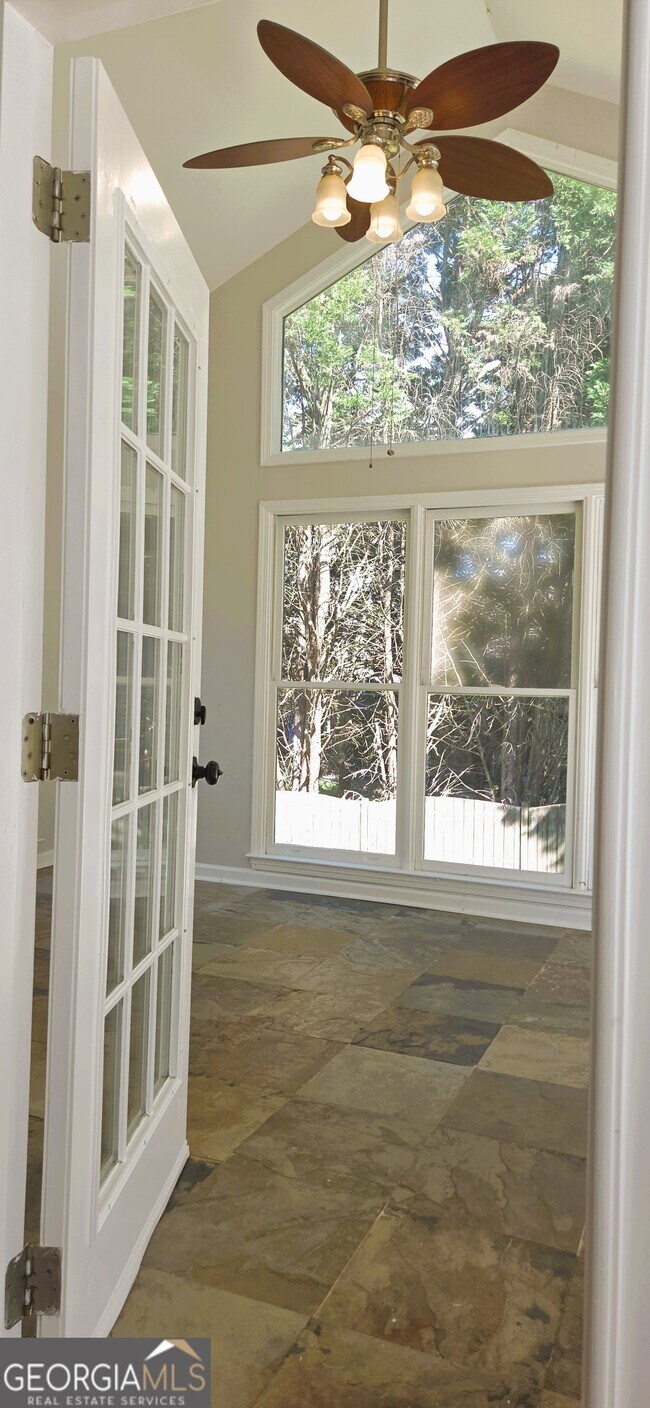 Foto del edificio - 3770 Glennvale Ct