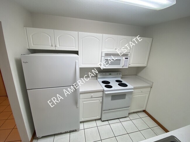 Foto del edificio - Shalimar Duplex
