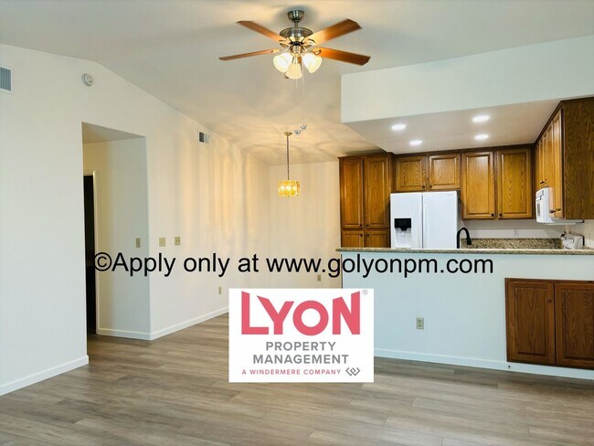 Building Photo - Gorgeous 3 bedroom/ 2 bath home with NEW p...