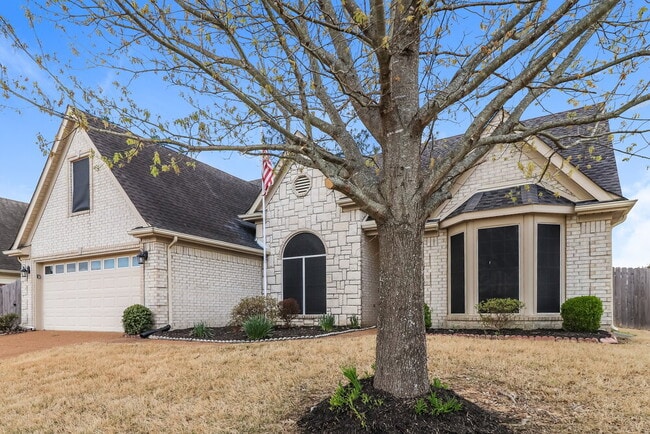 Foto del edificio - 1531 Carlton Ridge Dr