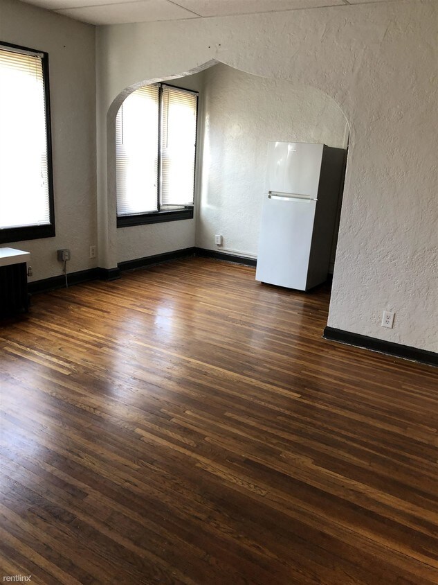 Foto principal - 4806 E Washington St