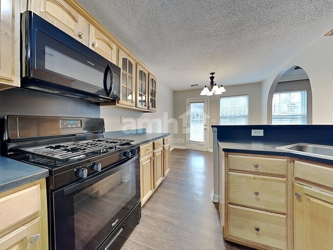 Foto del edificio - 6902 Brachnell View Dr