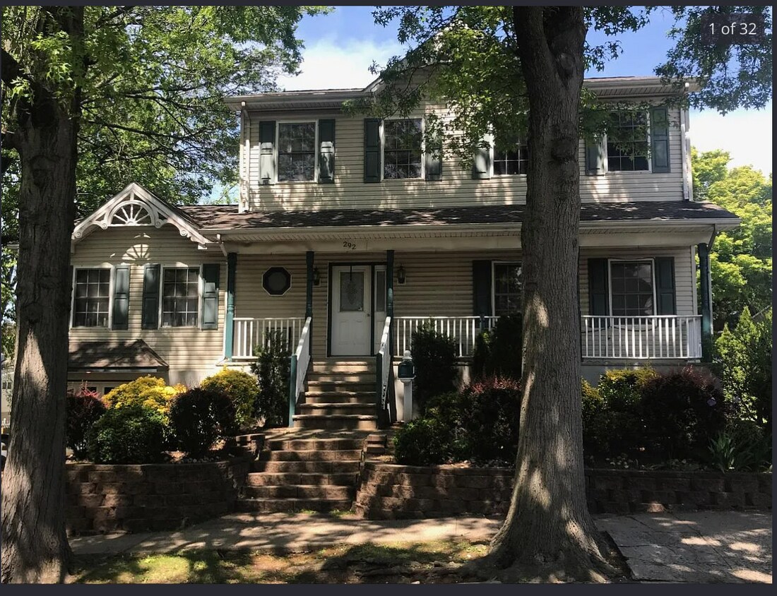 Primary Photo - 292 Born St