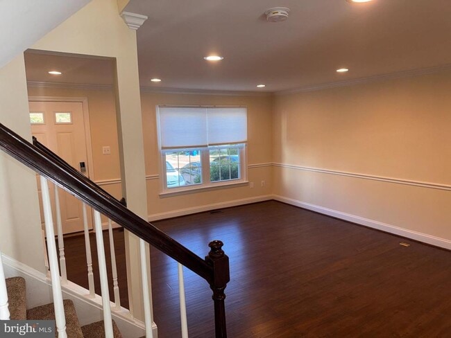 Building Photo - 14623 Devereaux Terrace