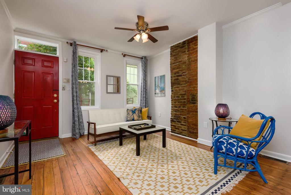 Primary Photo - 2447 Olive St