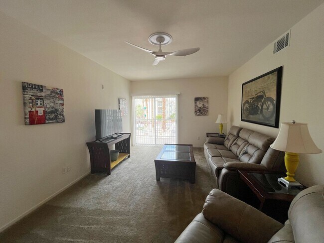 Building Photo - 3550 Bay Sands Dr