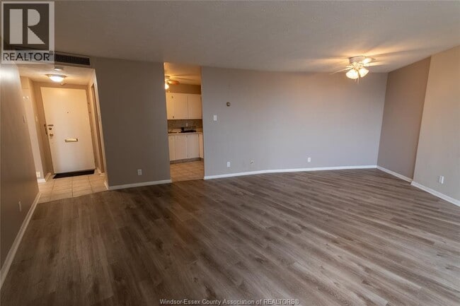 Building Photo - 111 Riverside Dr E