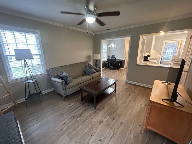 Foto del edificio - 33 Old Clayton Ct