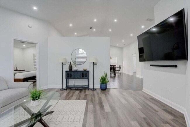 Foto del edificio - 6178 Garrett St